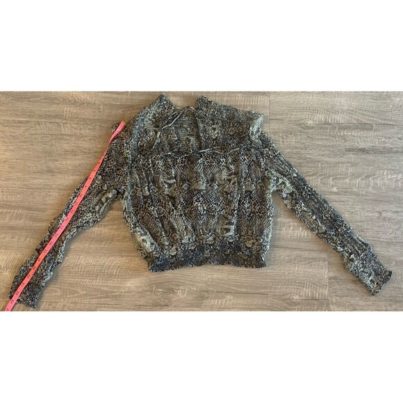 FREE PEOPLE Womens XS Black White Snake Animal Print Long Balloon Sleeve Blouse - Picture 2 of 6